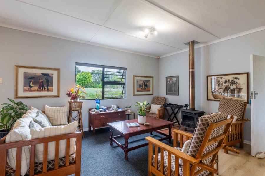 4 Bedroom Property for Sale in Hoekwil Western Cape